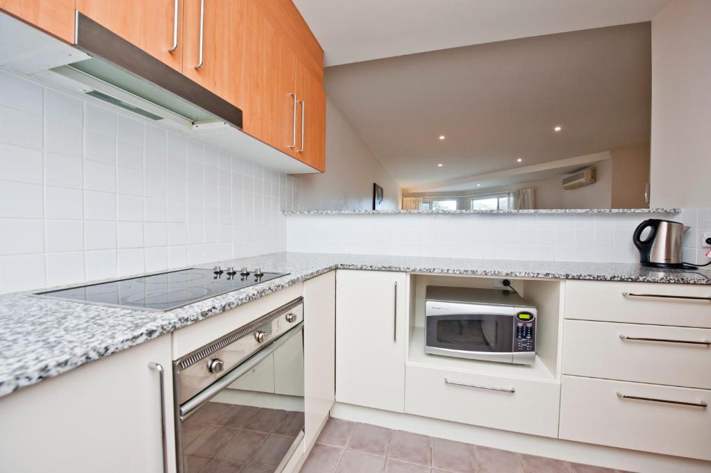 קנברה Lj Hooker Manuka Prestige Accommodation חדר תמונה