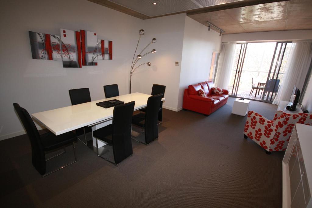 קנברה Lj Hooker Manuka Prestige Accommodation חדר תמונה