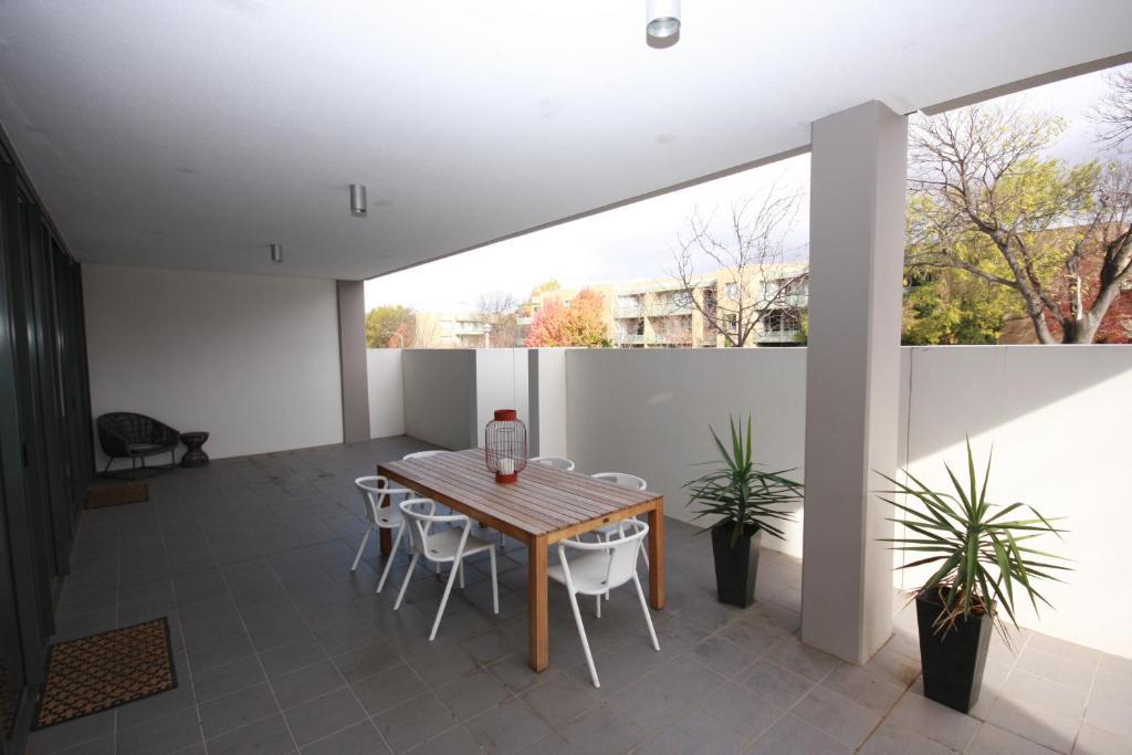 קנברה Lj Hooker Manuka Prestige Accommodation חדר תמונה